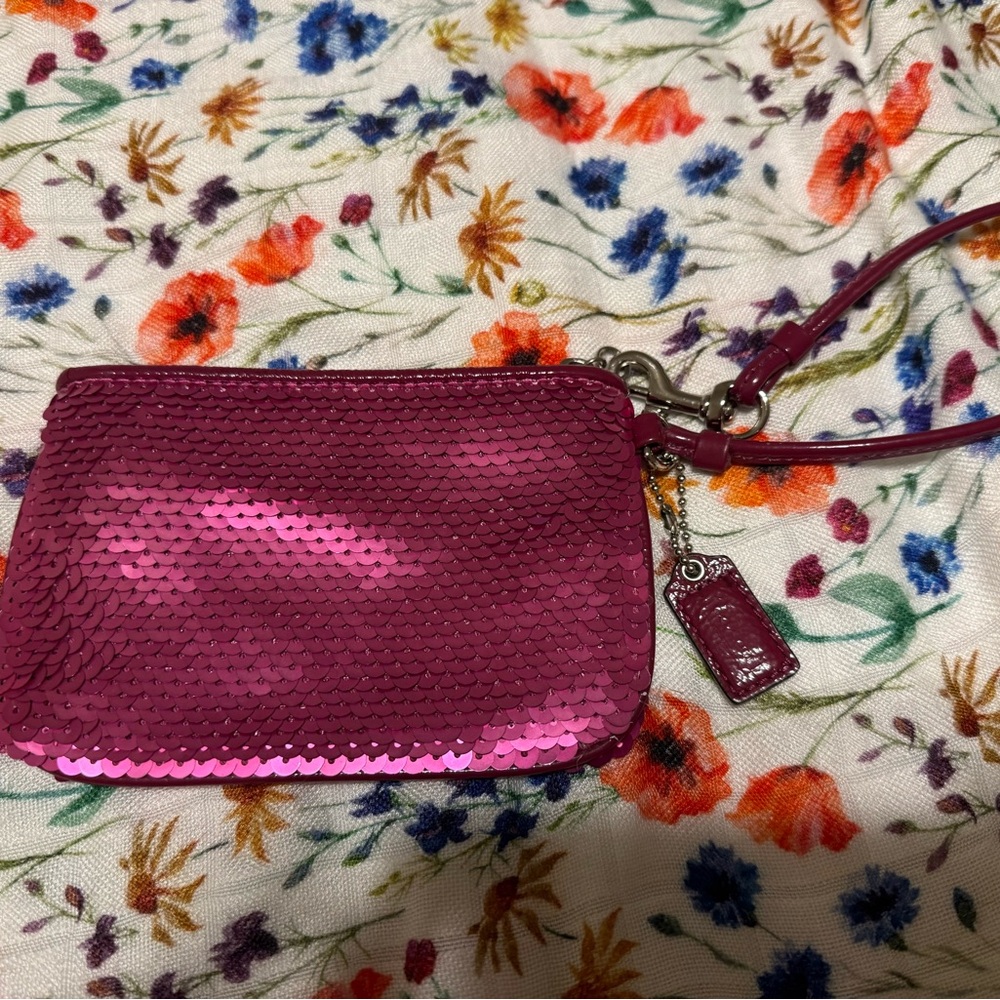 Coach Poppy Pink/Magenta Sequin Wristlet - Picture 5 of 6